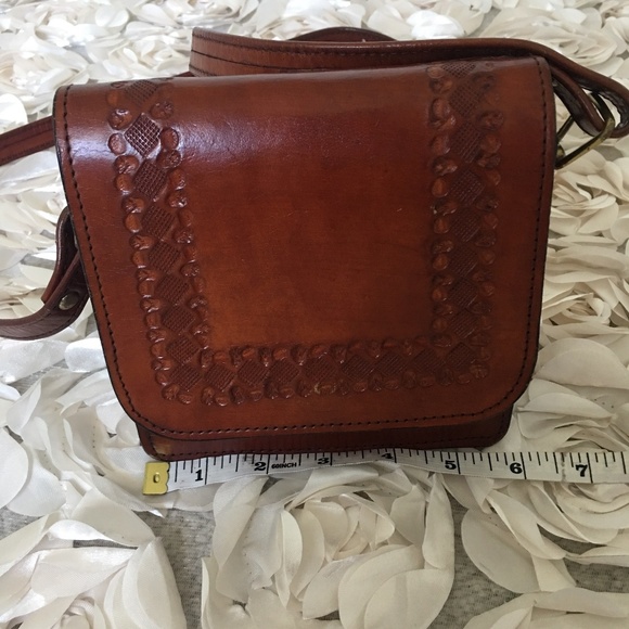 Handbags - Antique leather messenger bag